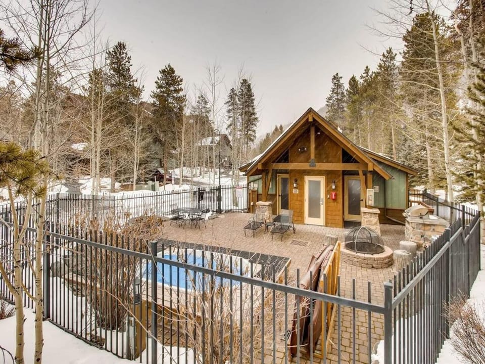 Property building, Day, Natural landscape