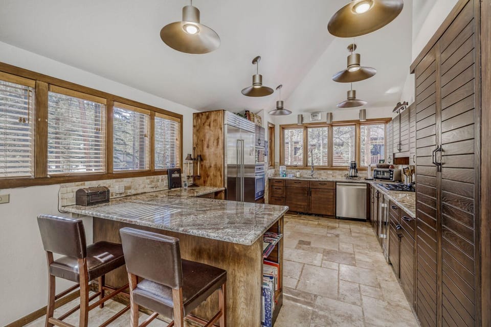 Kitchen or kitchenette, Dining area, kitchen