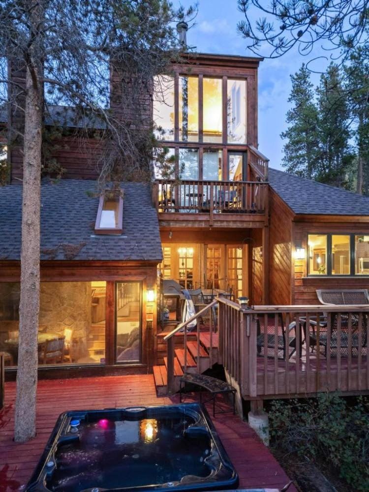 Property building, Hot Tub