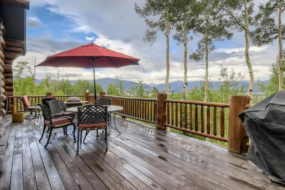 Spring, Day, View (from property/room), Balcony/Terrace, Dining area, Mountain view