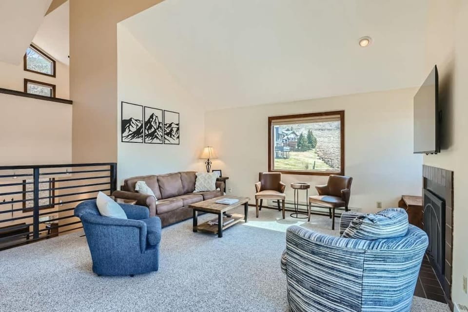 TV and multimedia, Living room, Seating area
