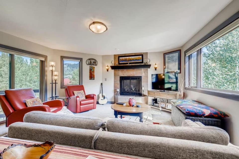 TV and multimedia, Living room, Seating area