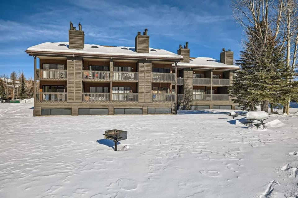 Property building, Day, Winter