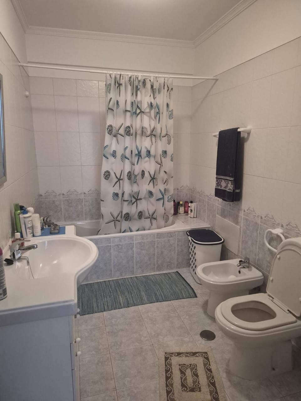 Toilet, Bathroom, towels