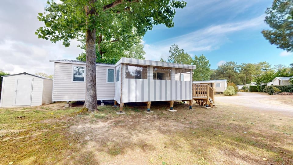 Property building, Facade/entrance, Off site