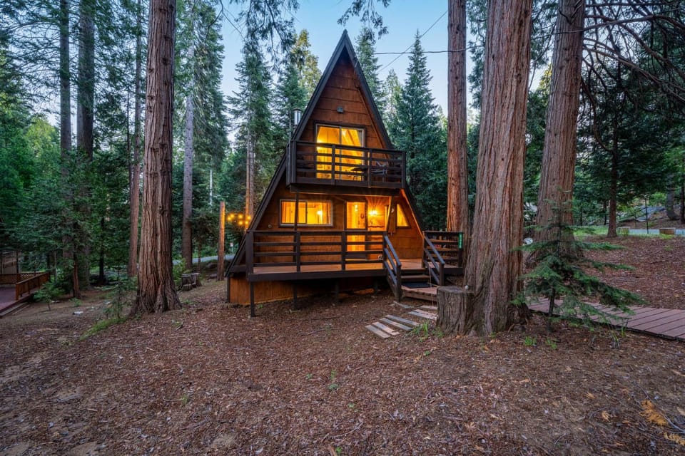 Pine Haus-Remodeled Family A-Frame House in Shaver Lake