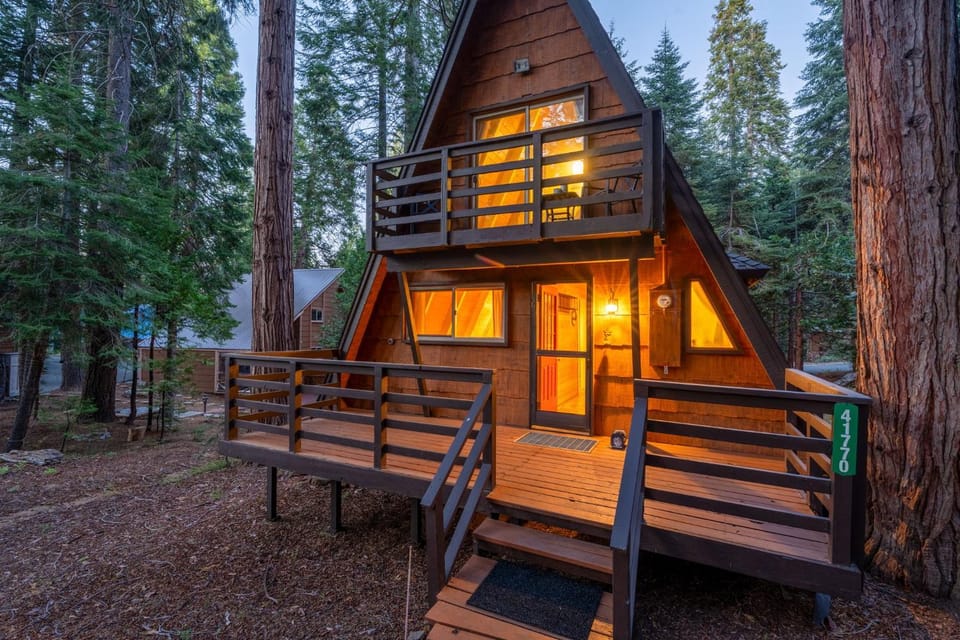 Pine Haus-Remodeled Family A-Frame House in Shaver Lake