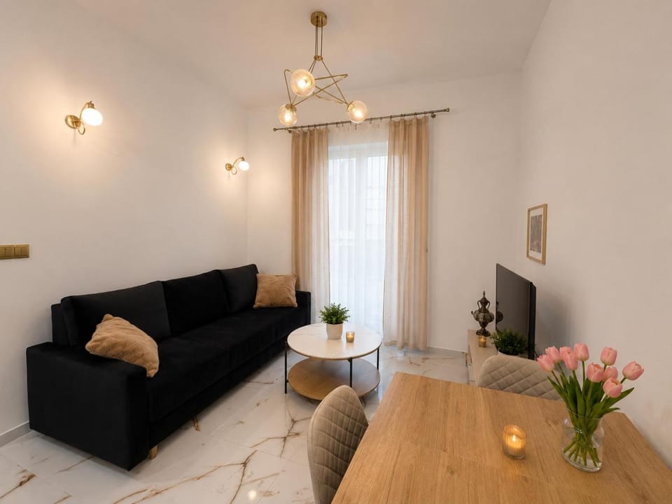 Communal lounge/ TV room, TV and multimedia, Dining area