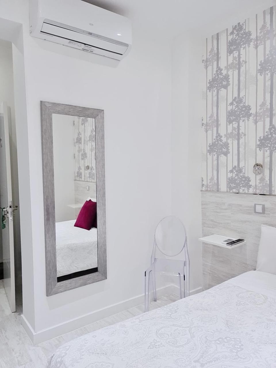 Logo/Certificate/Sign, Bedroom