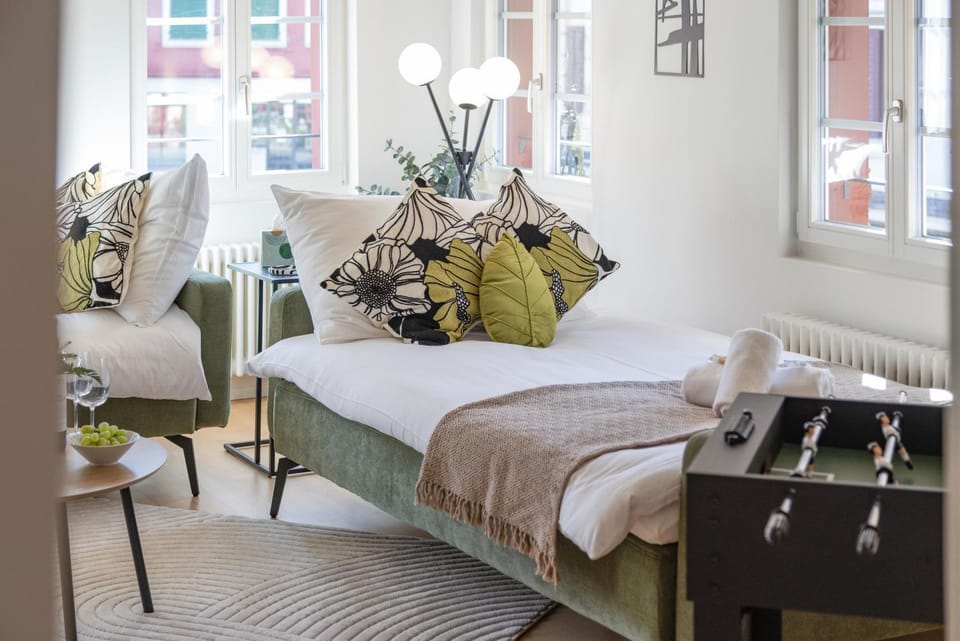 Bed, Living room