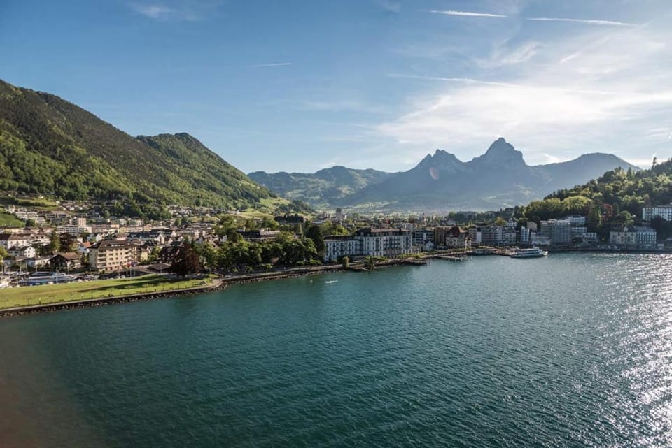Nearby landmark, Day, Natural landscape, Lake view, Mountain view