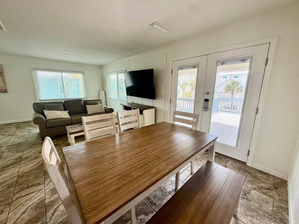 Spyglass Beach House House in Lower Grand Lagoon