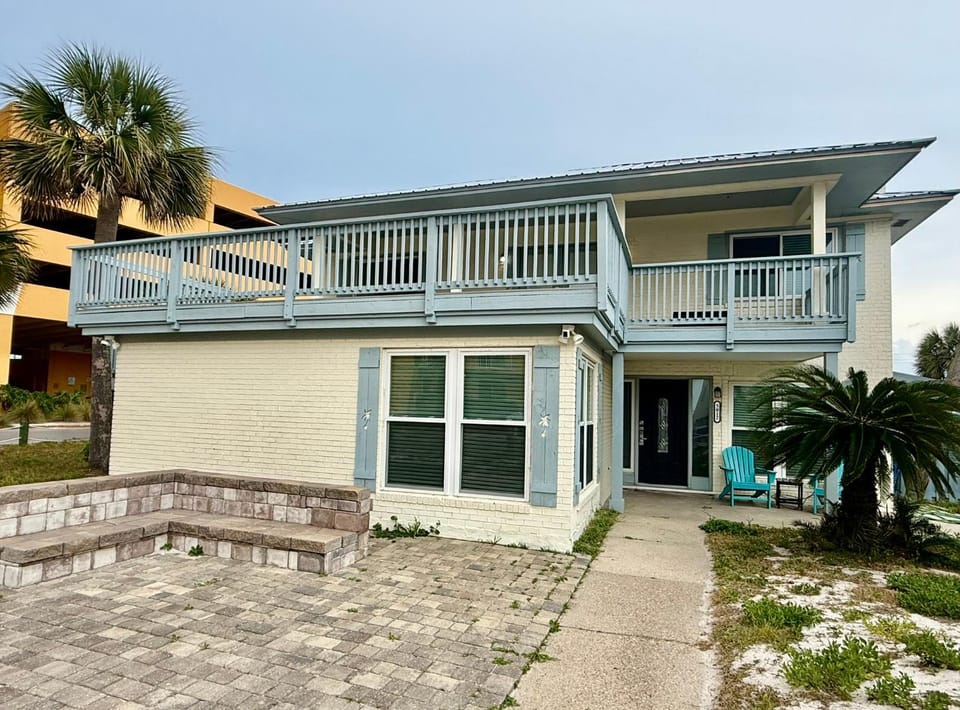 Spyglass Beach House House in Lower Grand Lagoon