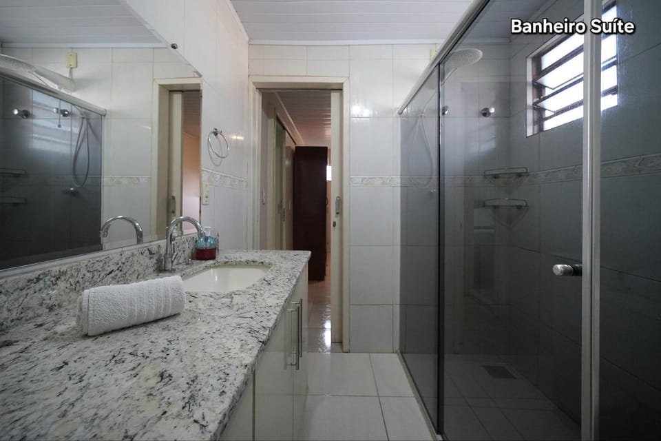 Casa 4 Quartos com piscina 10 min Centro House in Foz do Iguaçu