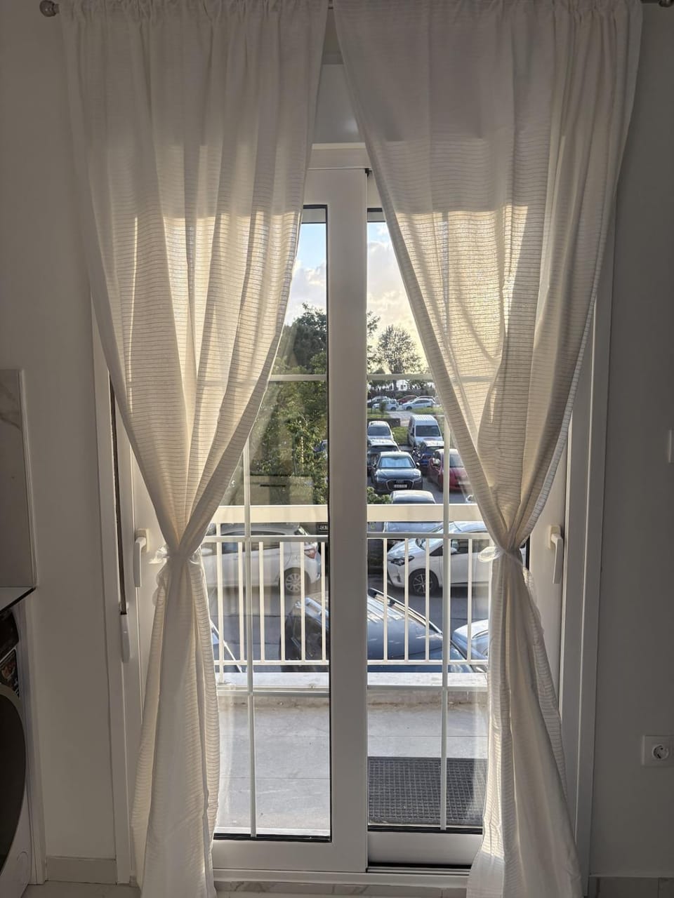 Ellenas Sea Side Luxury Seafront Stay Apartment in Thessaloniki