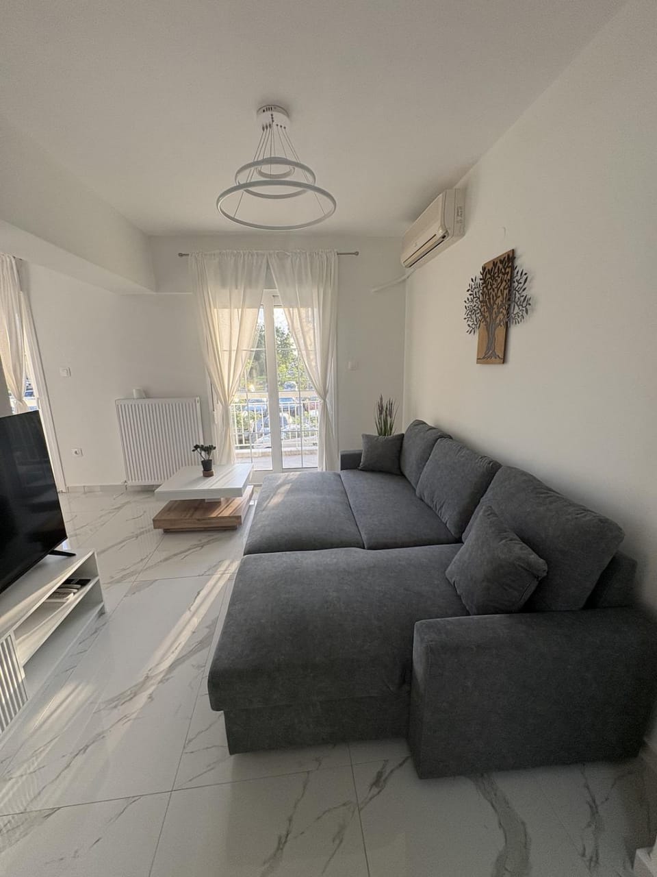 Ellenas Sea Side Luxury Seafront Stay Apartment in Thessaloniki