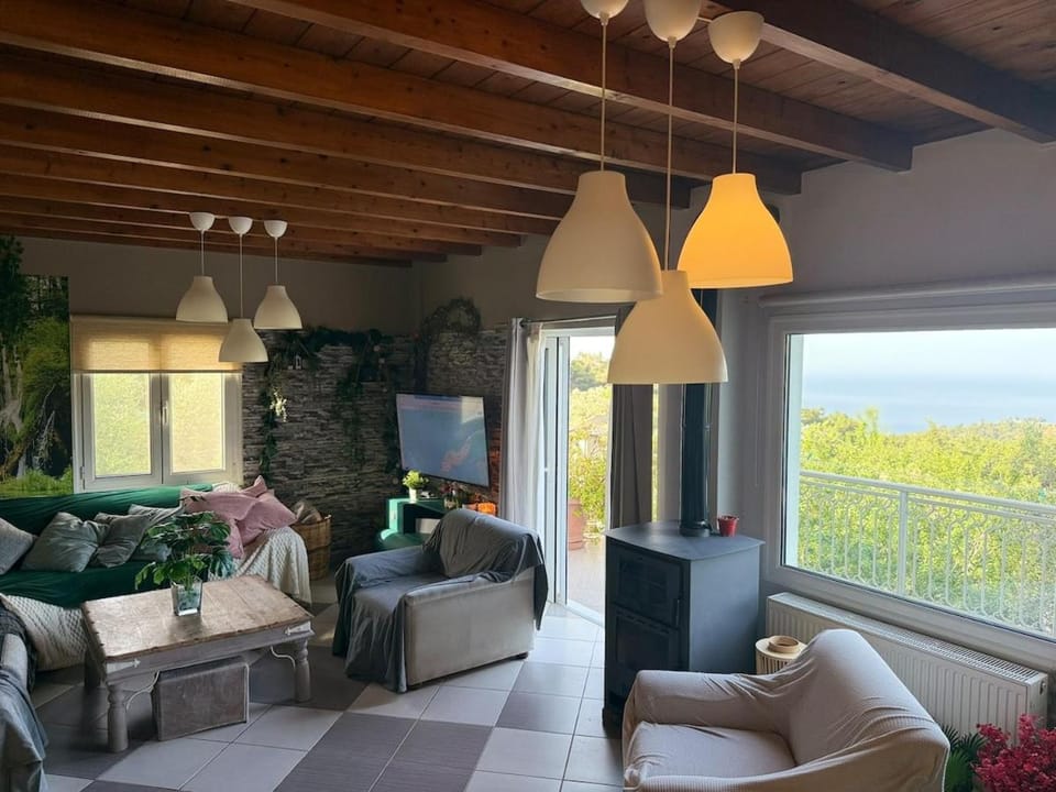 Natural landscape, TV and multimedia, View (from property/room), Balcony/Terrace, Living room, Seating area, Sea view