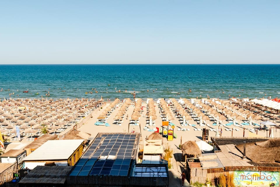Sunrise Sea&Pool View White Titanic Studio with Private Parking Apartment in Constanța County