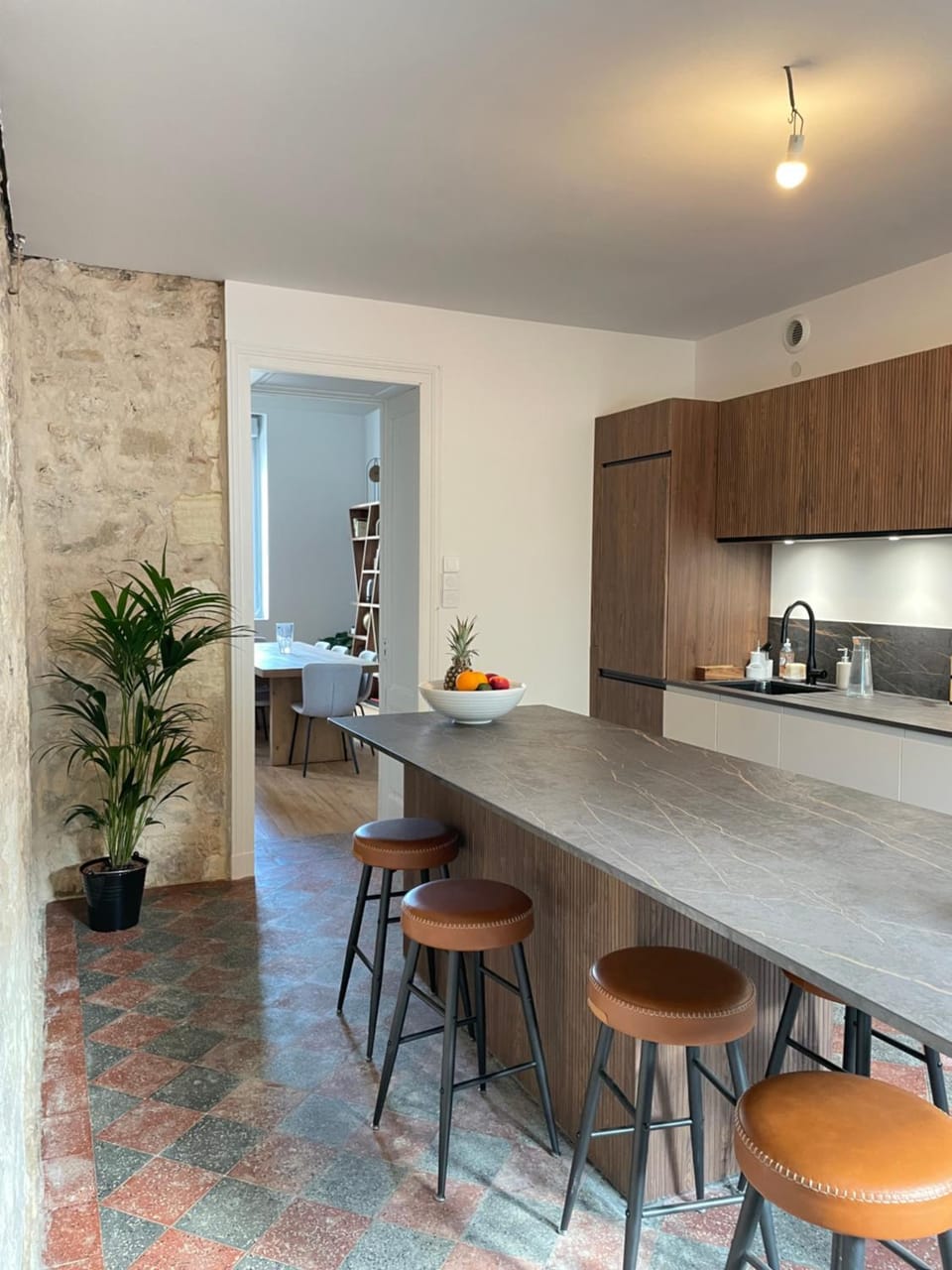 Kitchen or kitchenette, Dining area