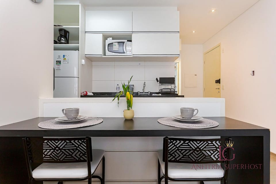 Coffee/tea facilities, Kitchen or kitchenette, Seating area, Dining area, minibar, stove