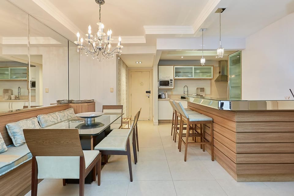 Kitchen or kitchenette, Seating area, Dining area, Communal kitchen, microwave