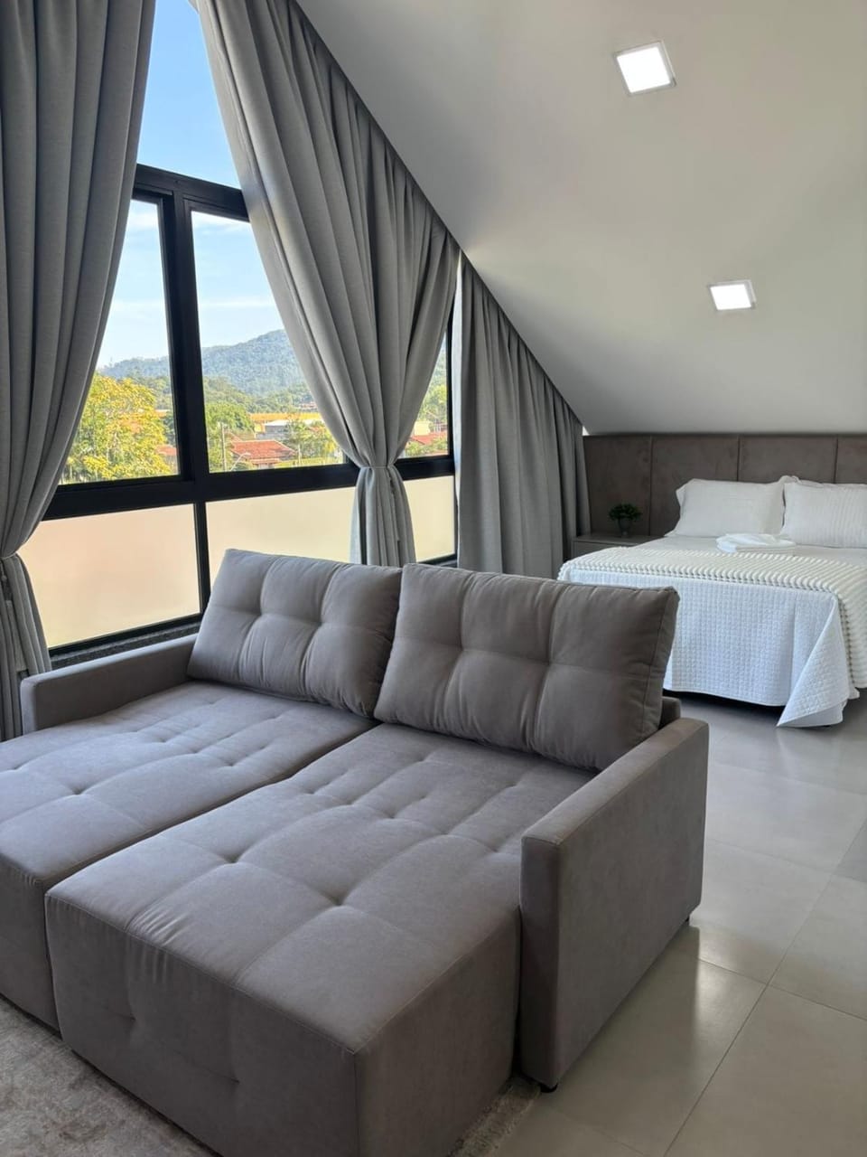Photo of the whole room, Seating area, Bedroom