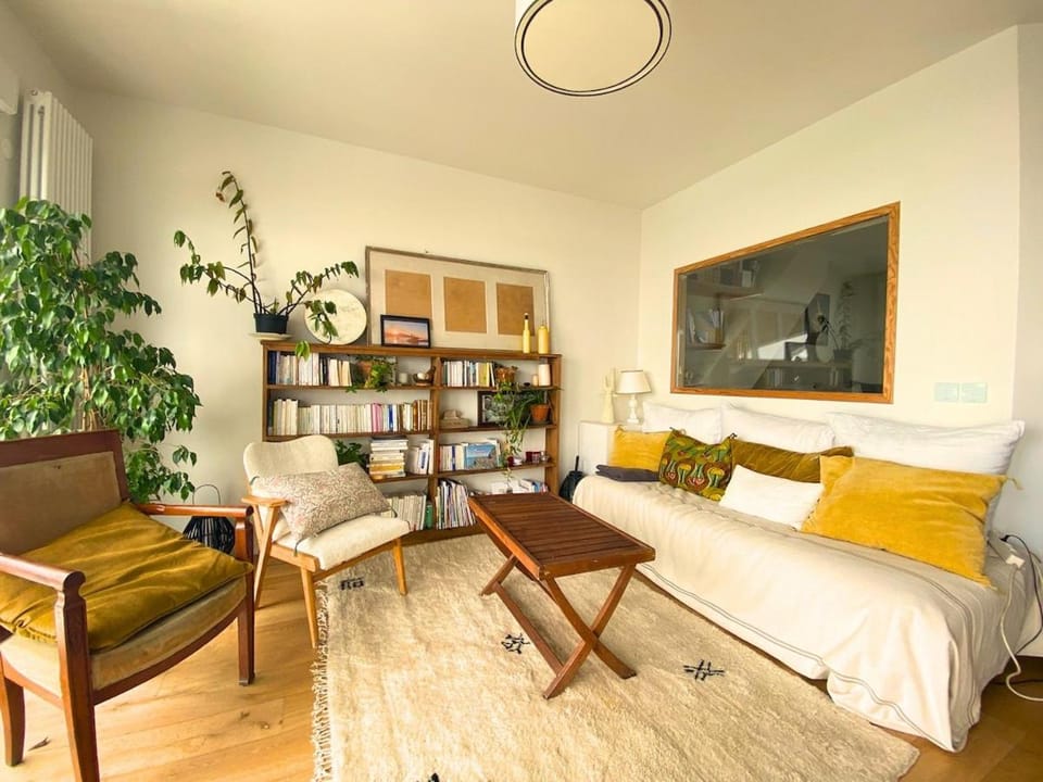 Property building, Summer, Library, View (from property/room), Decorative detail, Bedroom, furniture, wardrobe