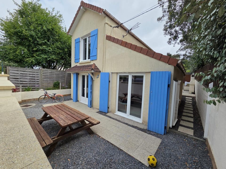 Property building, Patio