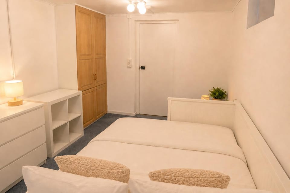 Bed, Photo of the whole room, Bedroom, wardrobe