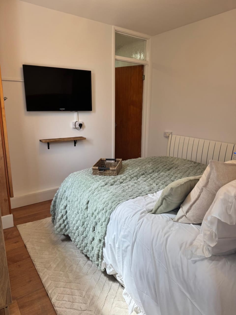 TV and multimedia, Bedroom, wardrobe