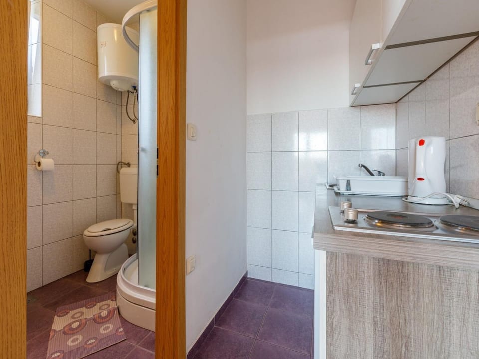 Toilet, Kitchen or kitchenette