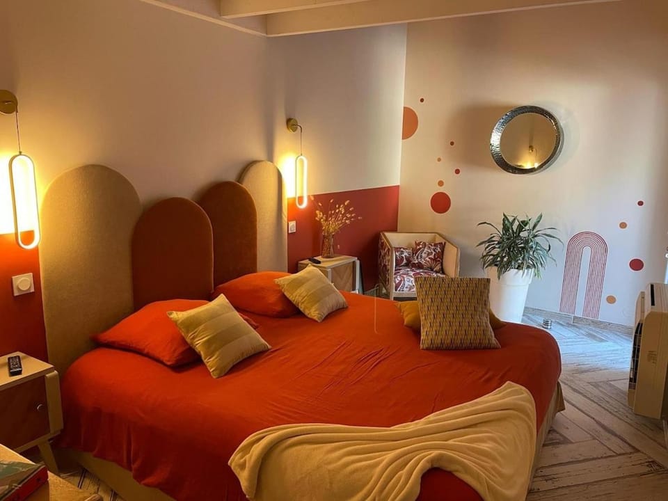 Maison au calme dans les bois à 500m de la plage House in Meschers-sur-Gironde