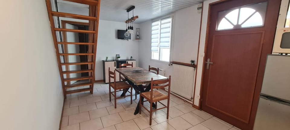 Location gîte 2 à 5 personnes 450m de la mer House in Ault