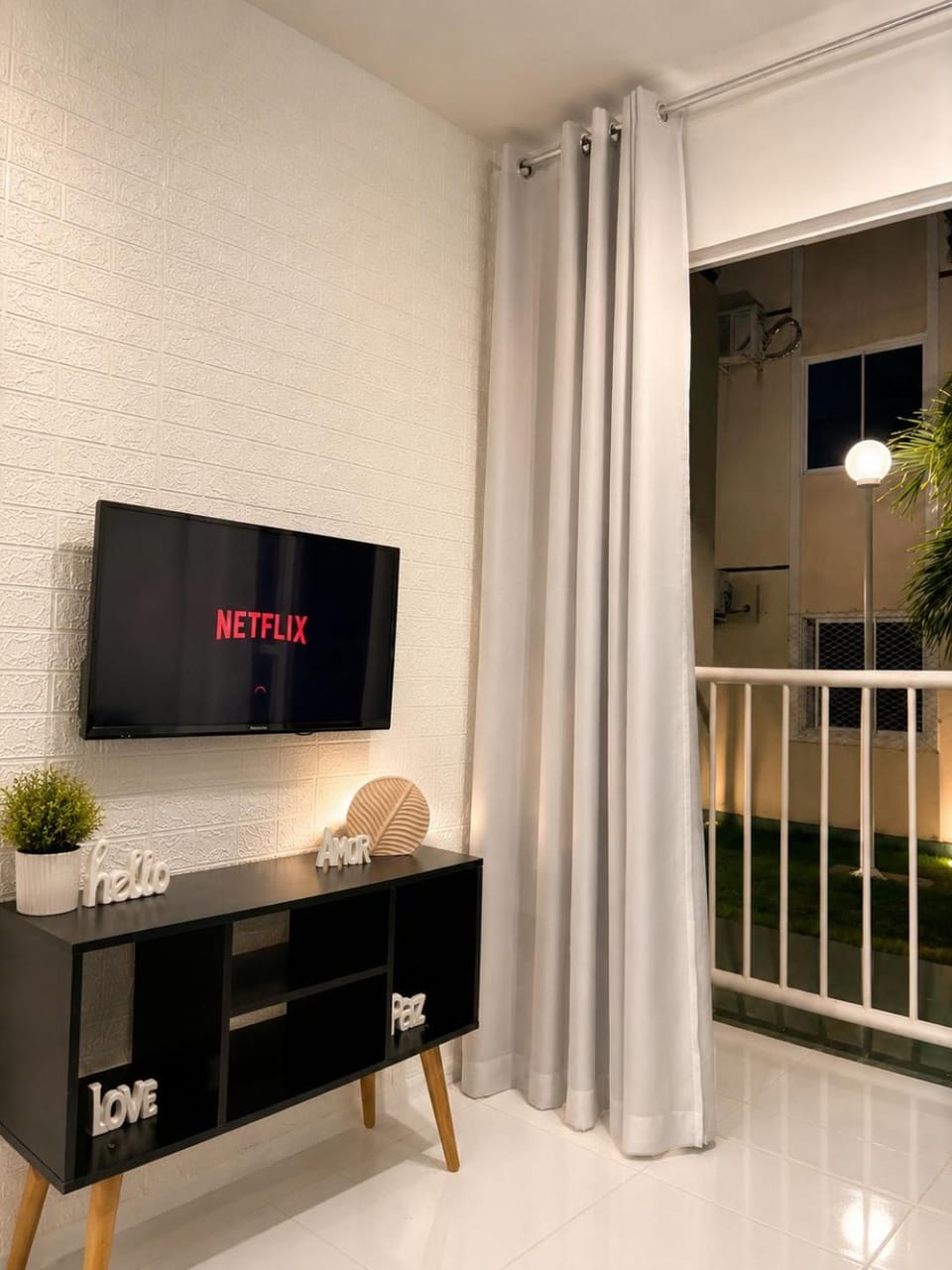Communal lounge/ TV room, Living room