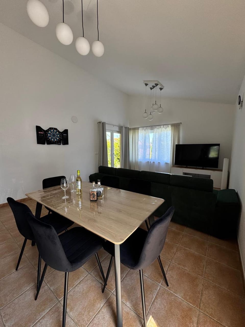 Living room, Dining area