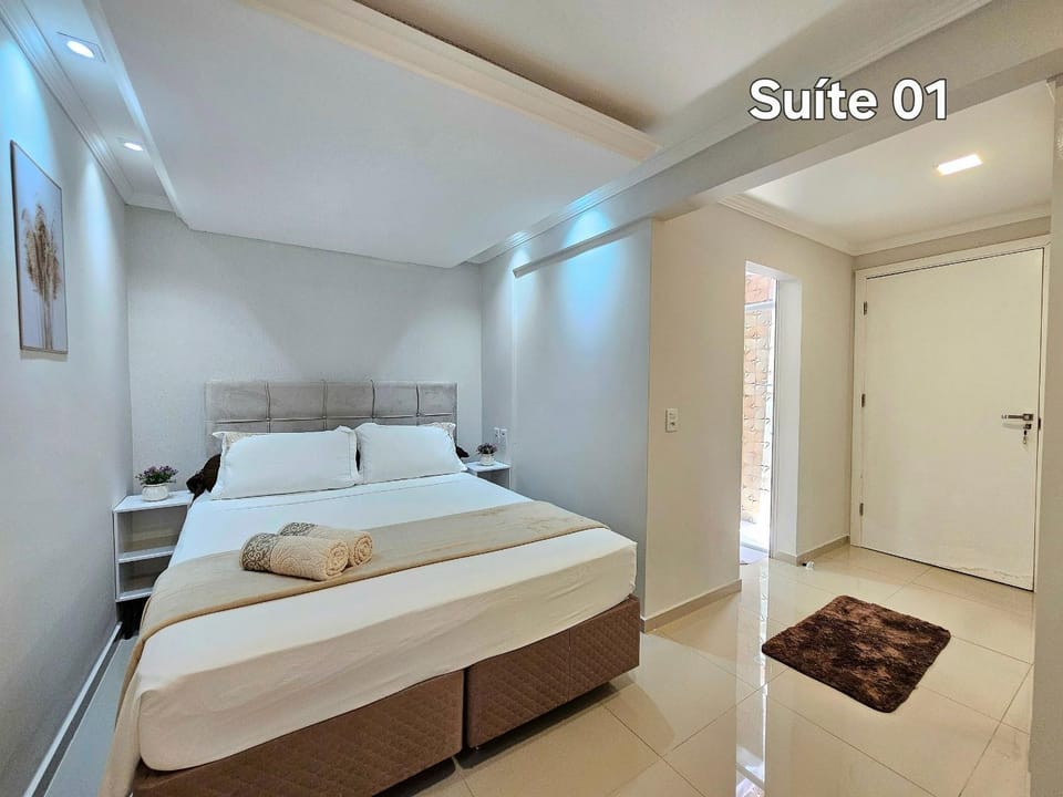 Casa 2 suítes churrasq e piscina 7 min do centro House in Foz do Iguaçu