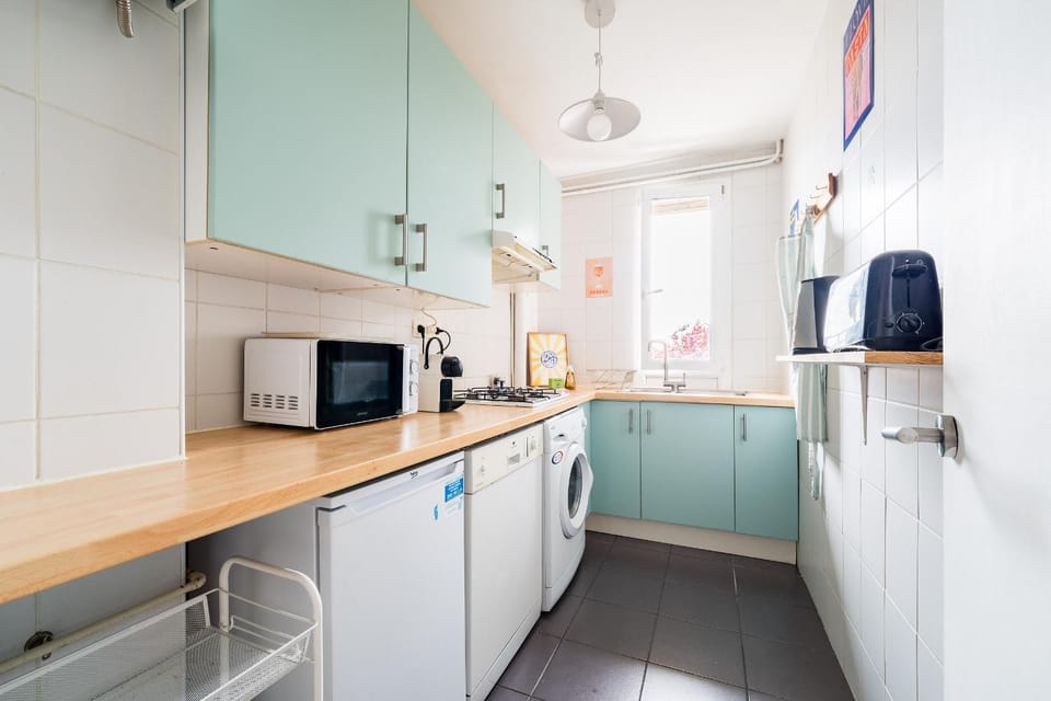 Kitchen or kitchenette, dishwasher, pet friendly, stove, toaster