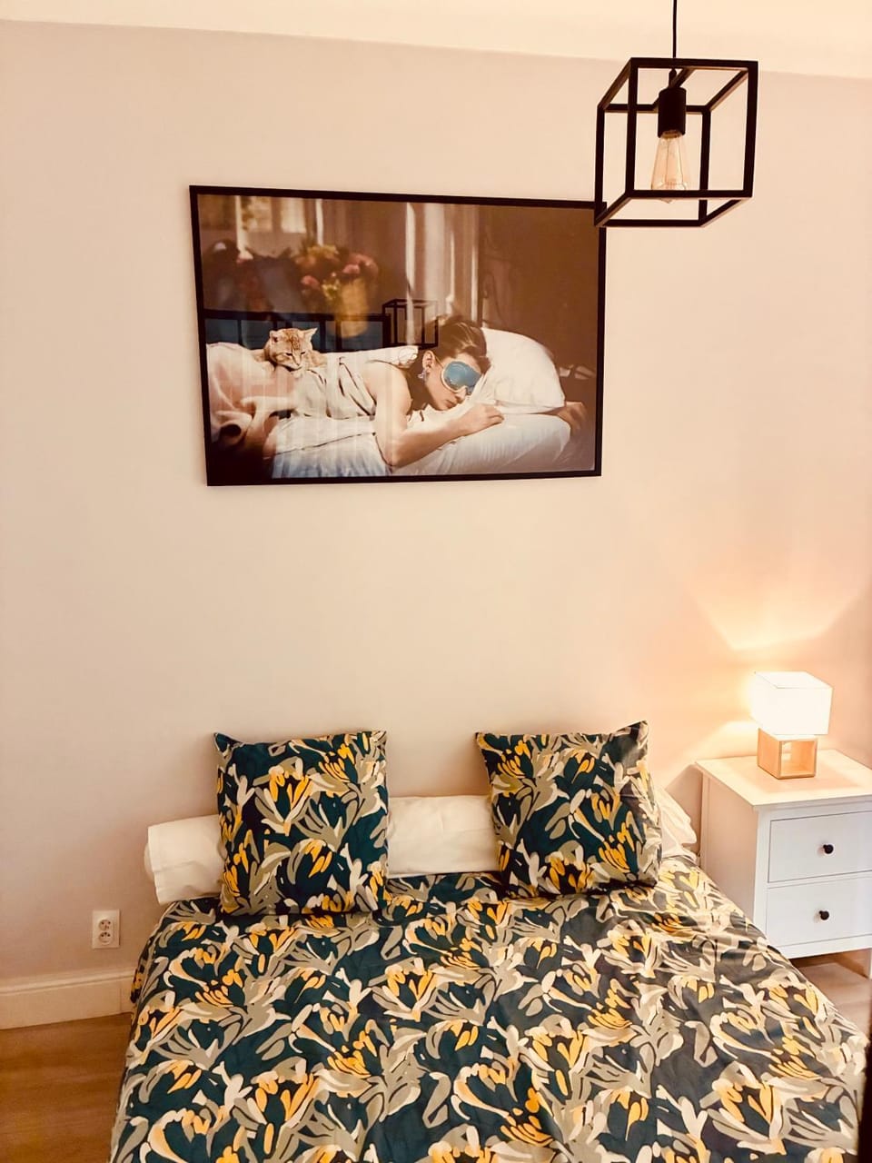 Quaint renovated apartment in the heart of town Apartment in Antibes