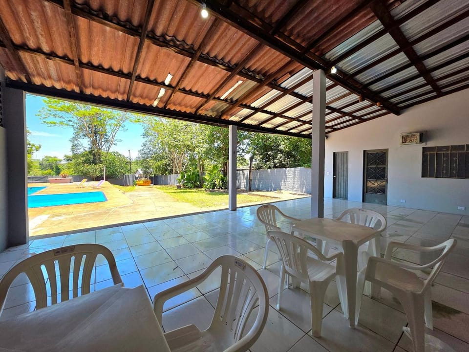 Casa quintal amplo piscina 5 minutos do Paraguai House in Foz do Iguaçu