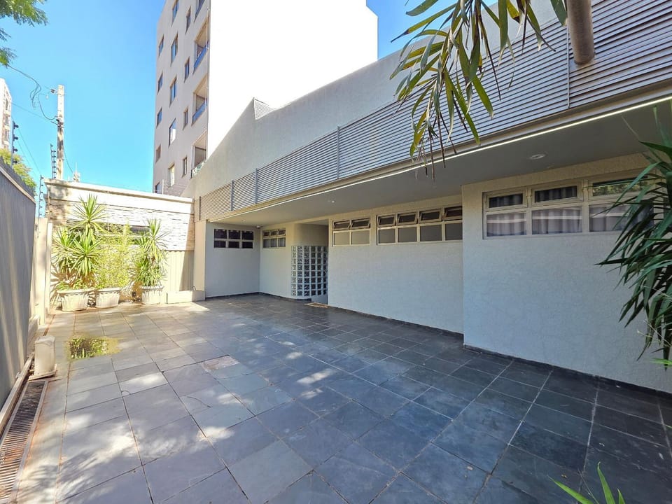House in a great location for up to 8 people in an upscale area House in Foz do Iguaçu