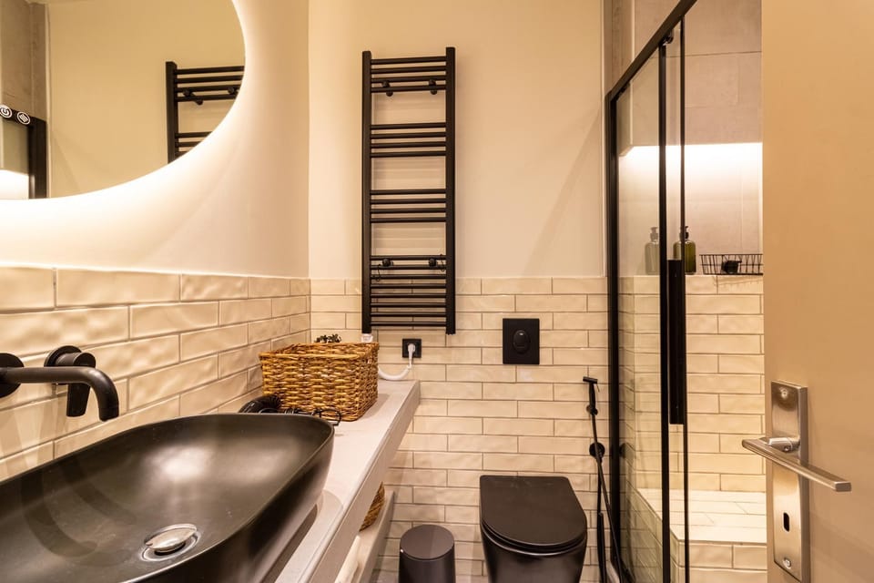 Shower, Toilet, Bathroom