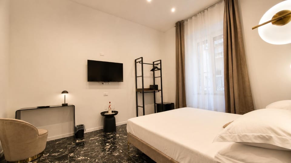 TV and multimedia, Photo of the whole room, Bedroom