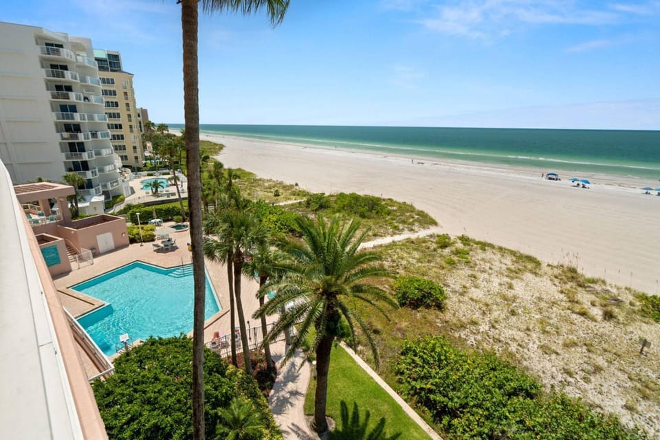 7B Crescent Beach Club House in Sand Key