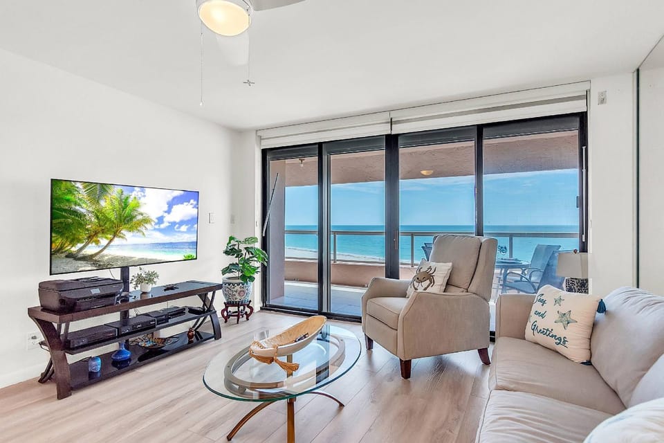 7B Crescent Beach Club House in Sand Key