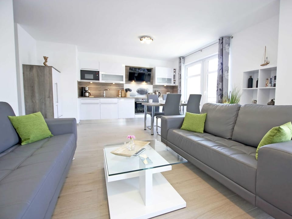 TV and multimedia, Kitchen or kitchenette, Living room, Seating area, Dining area