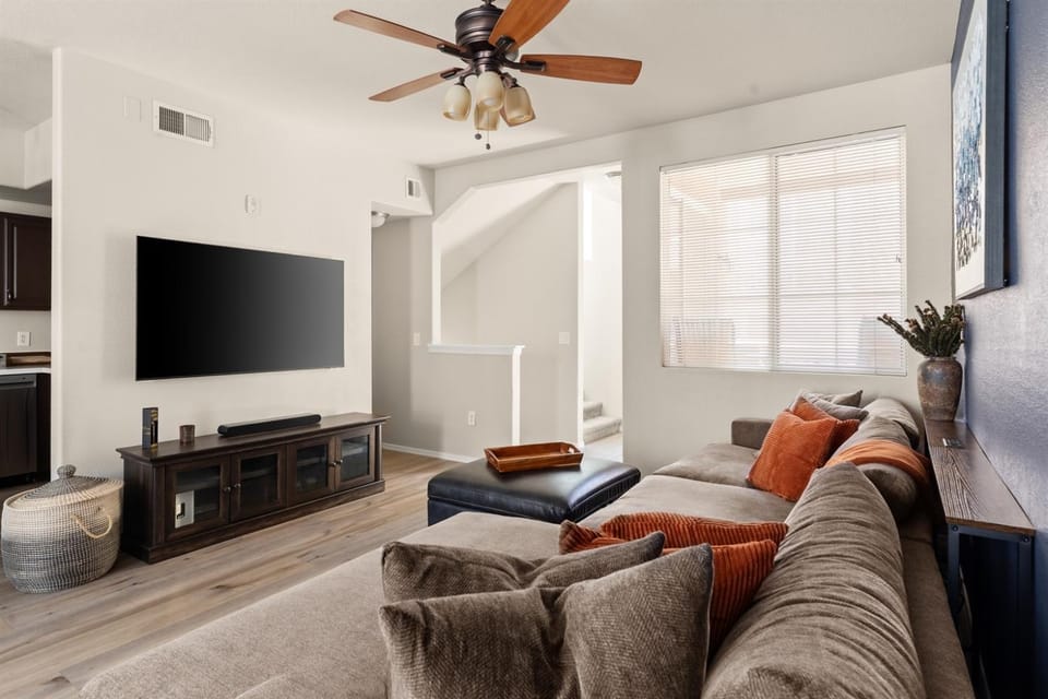 Luxury Cave Creek Townhome 2 King Beds Pool Hot Tub Near Golf & TPC Apartment in Phoenix