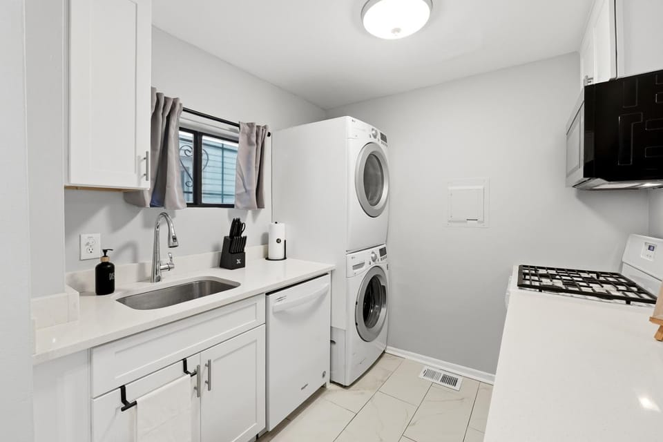 laundry, washing machine, dryer