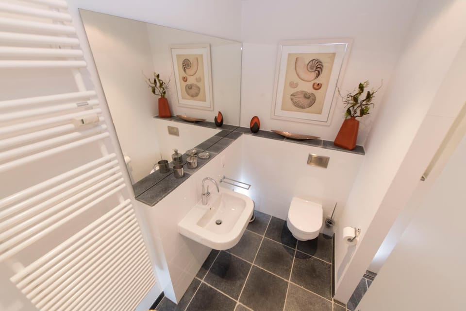 Bathroom, Photo of the whole room