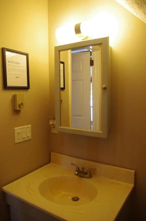 Enjoyyourstay Lakefront Gorgeous Views Pool AC House in Coolbaugh Township