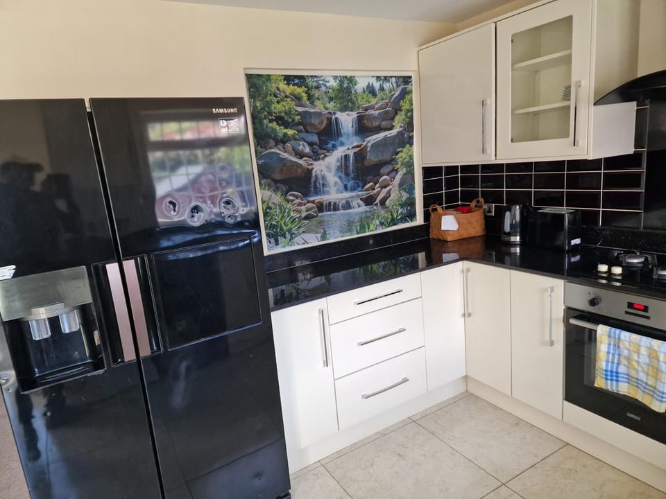 Home for Pleasure near Harry potter village House in Hemel Hempstead